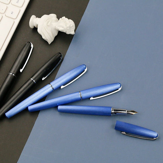 Business office fountain pen with metal shell and 0.5mm fine nib